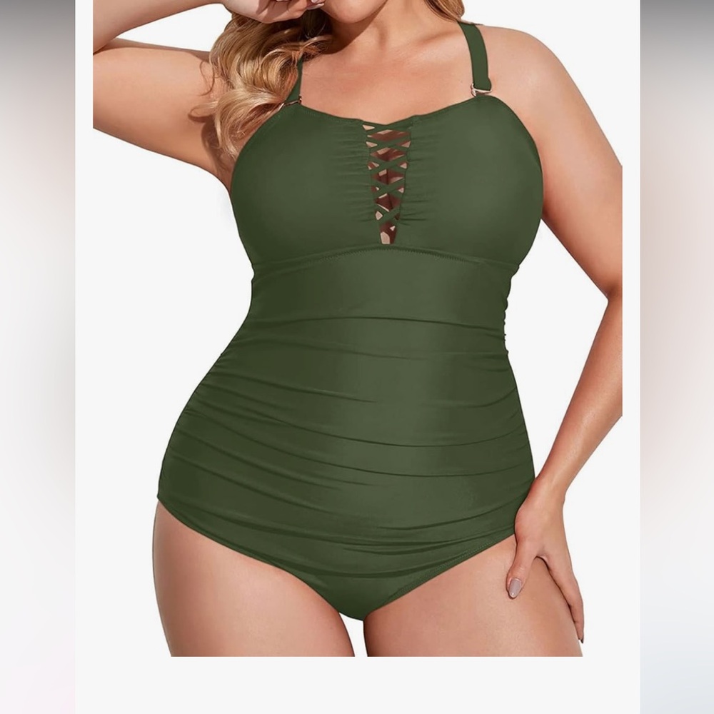 NWT 22W Plus Size One Piece Tummy Control Swimsuit
